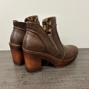 Korks Womens Robin Block Heel Booties